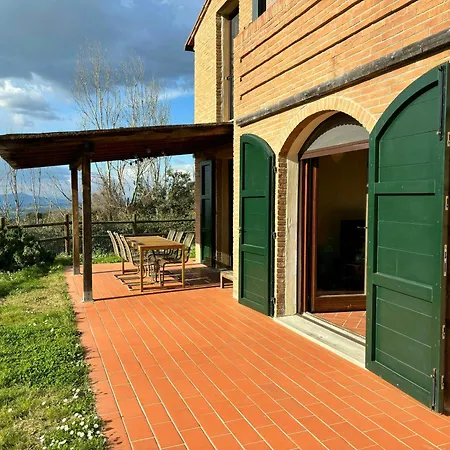 Tuscan With Panoramic Views In Iano La Cava