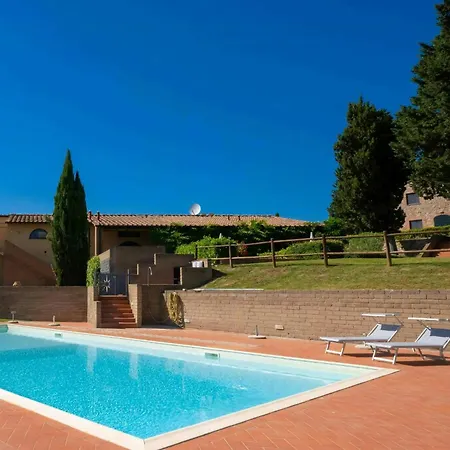 Tuscan With Panoramic Views In Iano Apartment